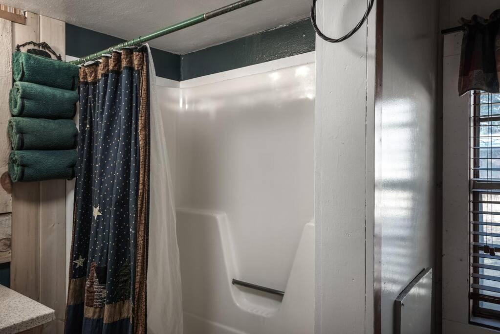 Coyote Cabin - Private Hot Tub - Upper Canyon ルイドソ エクステリア 写真